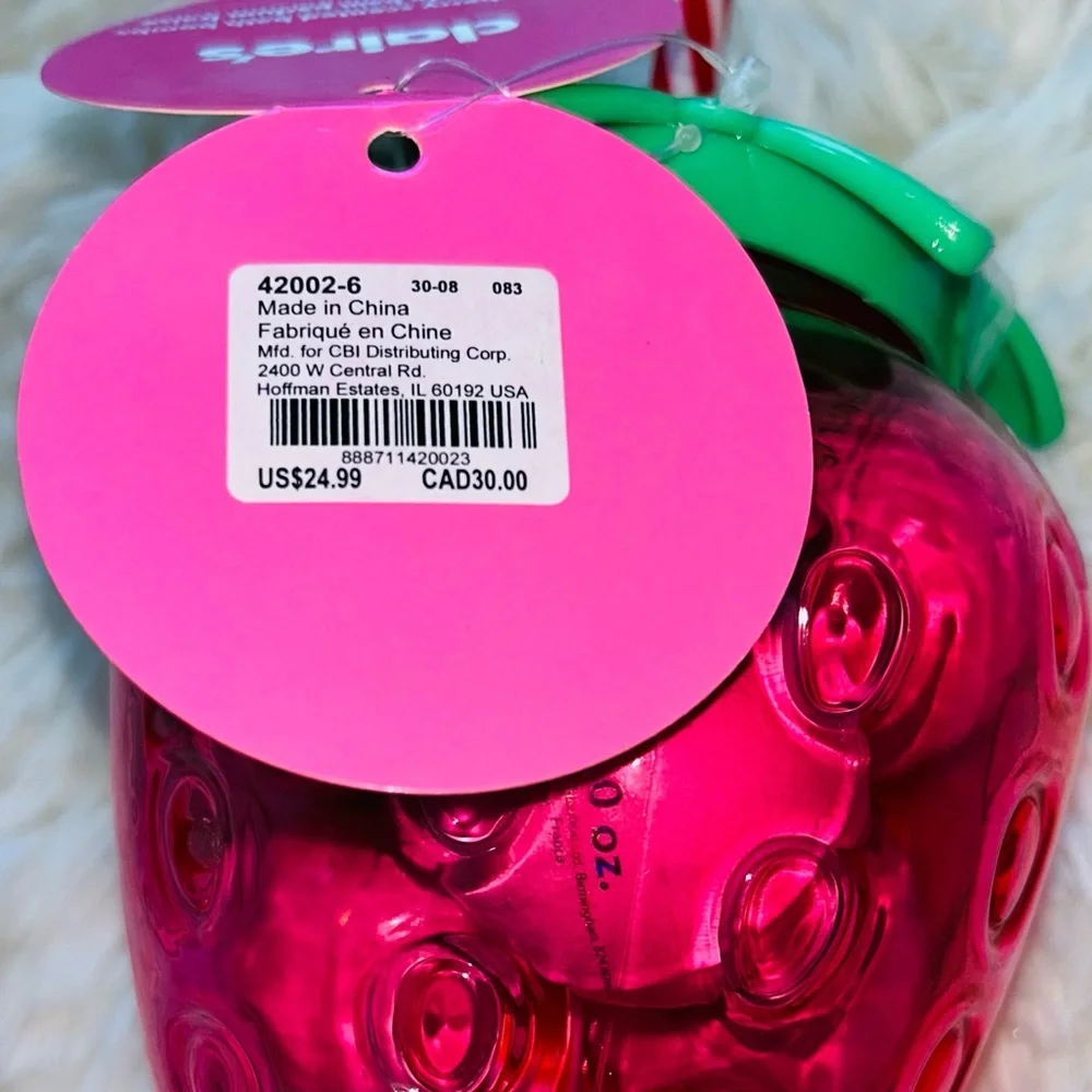 6 Bath Bombs Strawberry scented with Tumbler. Claire’s bath bombs inside Cup NEW